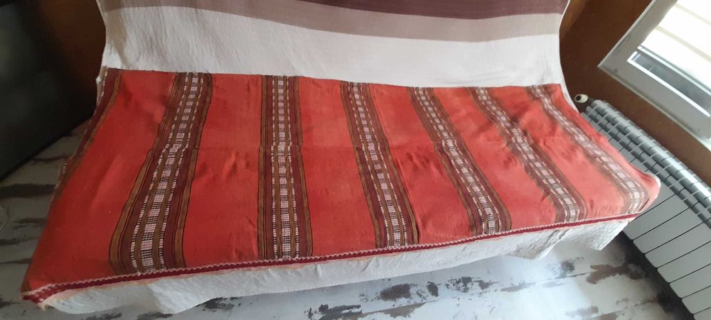 Битова покривка ръчно тъкана