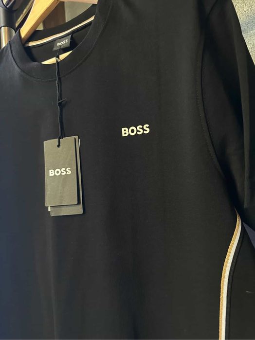 Мъжки тениски на марките Valentino , Boss и EA7