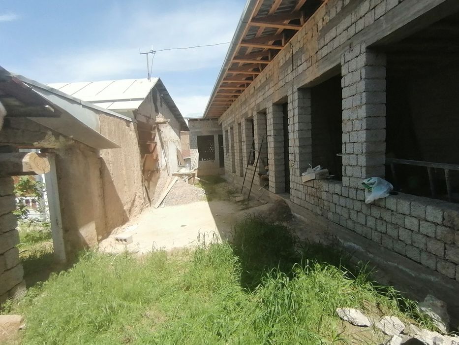 50000у.е Чорсу Шарк 1.6 сутик 3 хона Коробка  мошина кирмиди