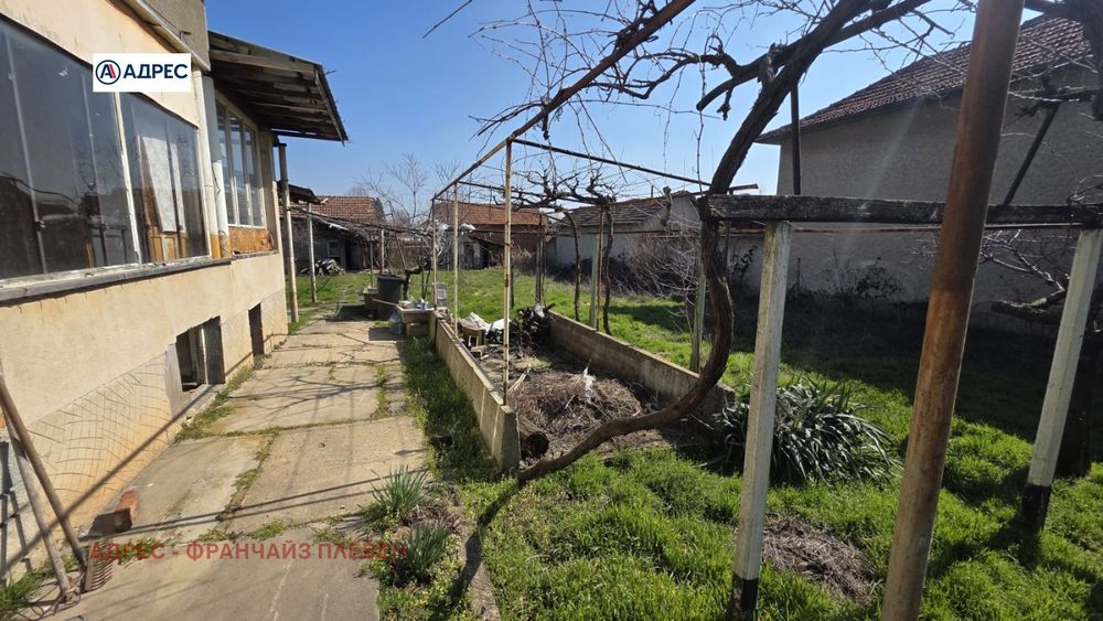 Продава се Къща в с. Крушовица, Област Плевен - 105 кв.м за 180 €/кв.м - Снимка #2