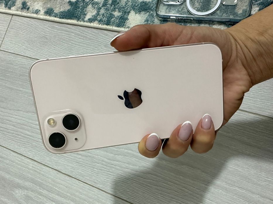 Продам айфон 13 128г