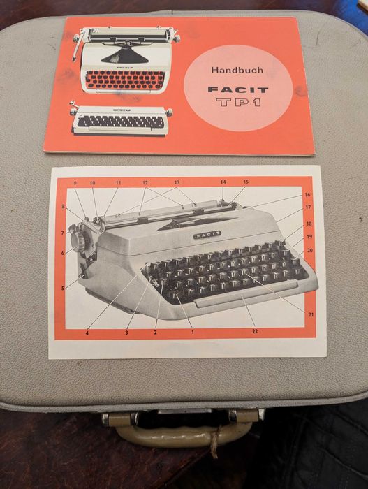 пишеща машина FACIT, латиница, qwerty клавиатура