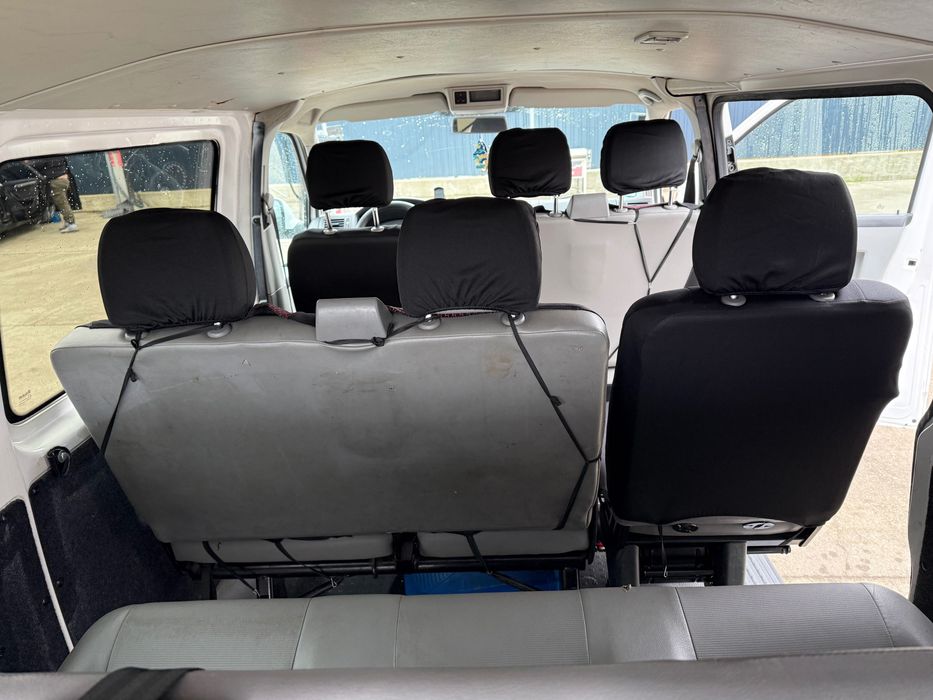 Volkswagen T5 Transporter 9 Locuri 2013