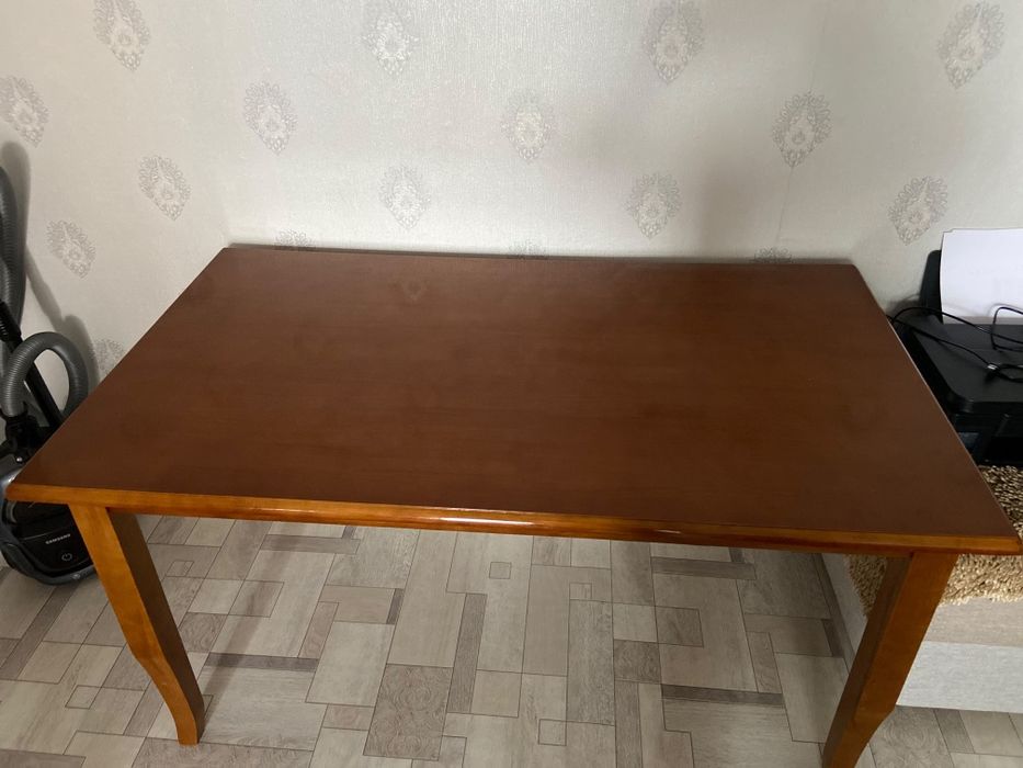 Продам стол  в хорошем состоянии