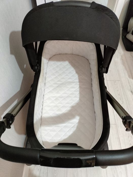 Продается детская коляска 2в1