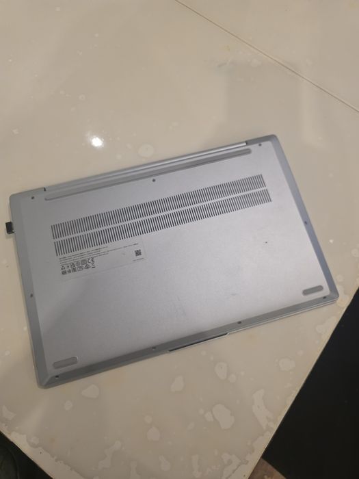 Laptop lenovo idea pad 5 15lAL7 cu placa de bază defectă