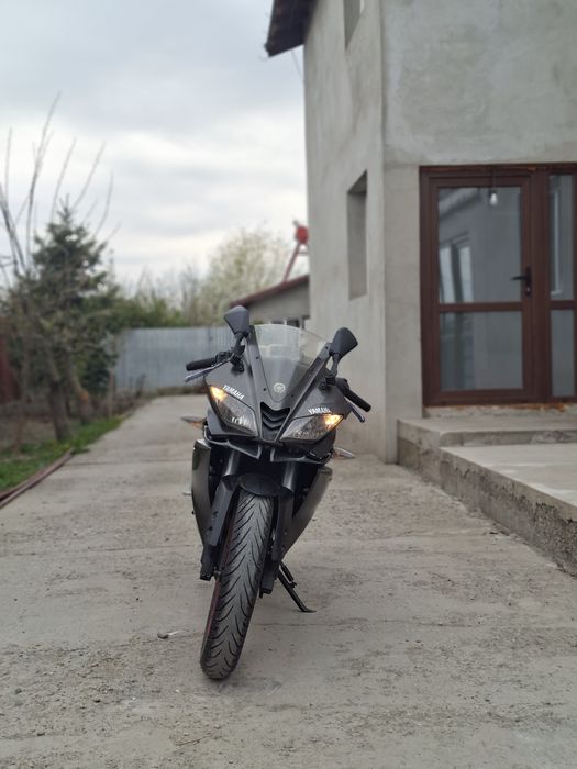 Vând Yamaha yzf r125 2014
