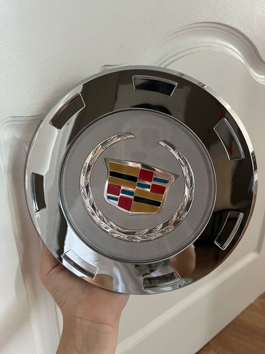 Калпаки R22 на Cadillac Escalade 3