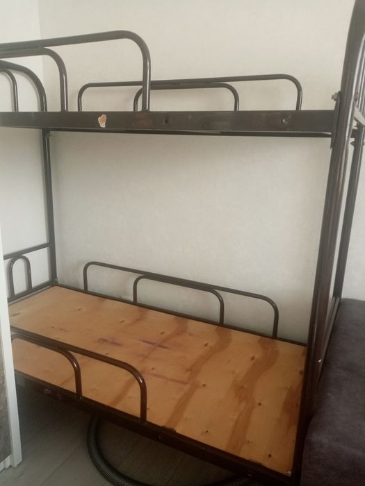 Детская двухъярусная кровать