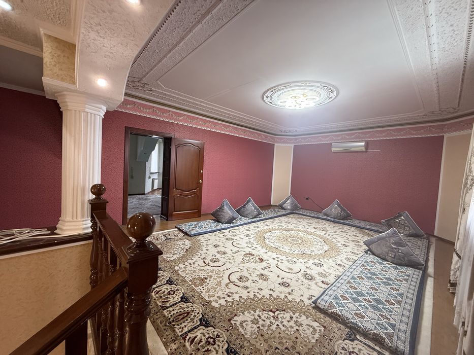 Продажа коттеджа в центре города