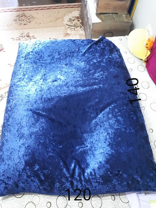 Бескаркасная подушка ( кресло)