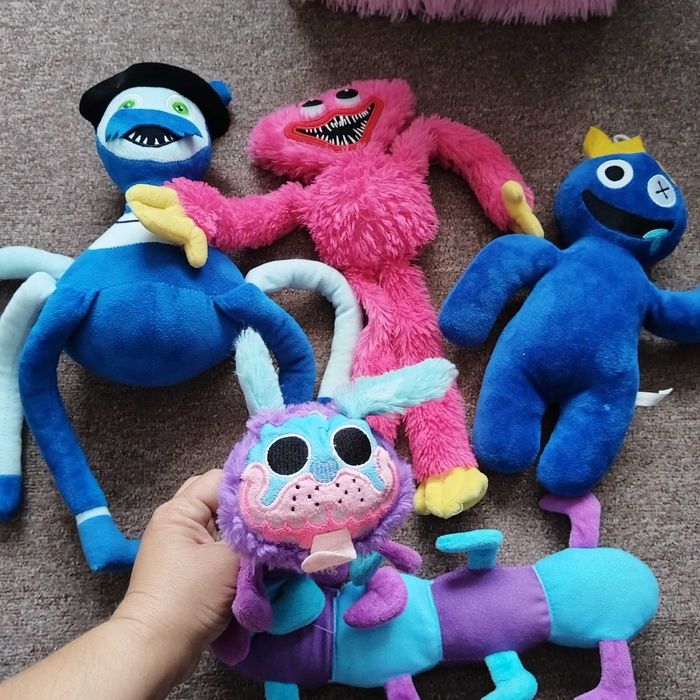 Плюшени и Интерактивни играчки