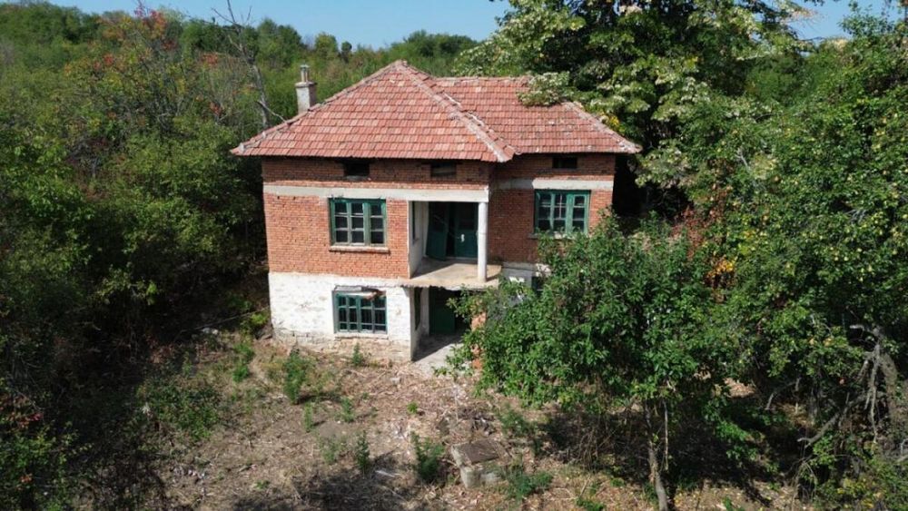 Продажба Къща гр. Севлиево - с. Младен 2174m² и двор 2174m²
