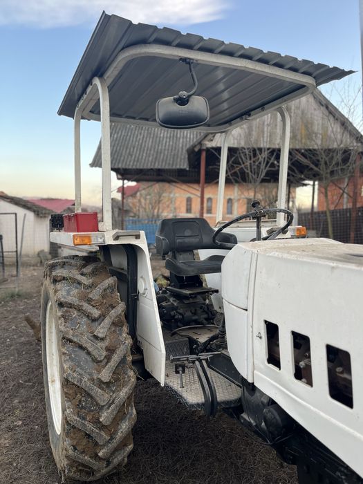 Vand tractor Lambourghini R654