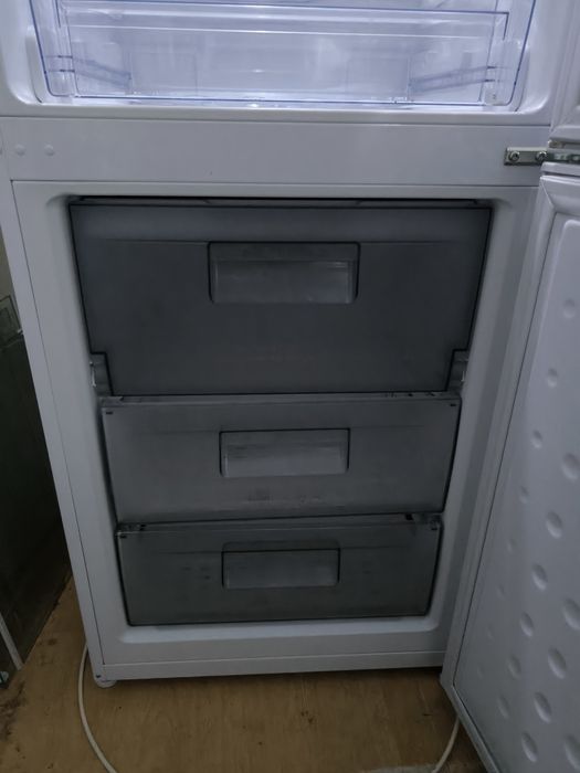 Frigidere de vânzare