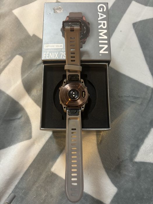 Vand Garmin fenix 7s sapphire solar