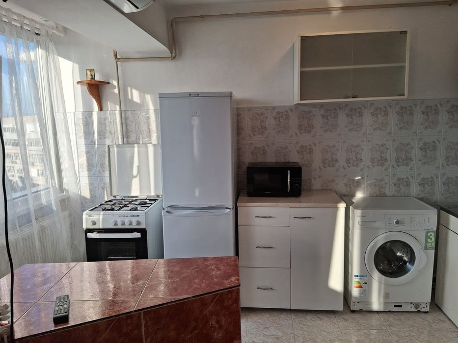 Închiriez apartament cu o cameră aflat in zonă ultimul leu