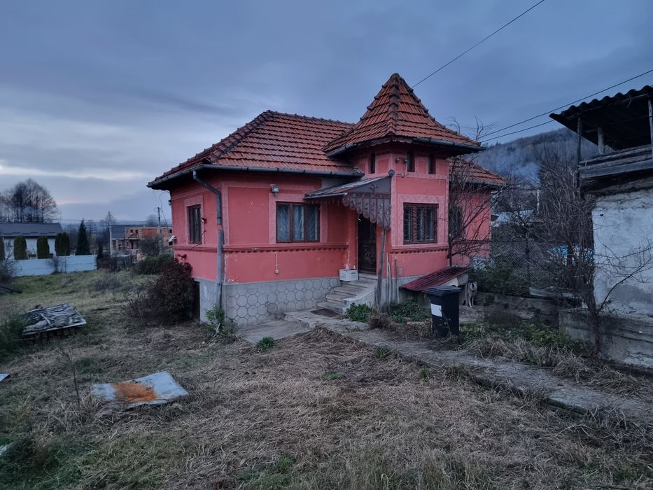 Vând casa strada poligonului plus 600 m