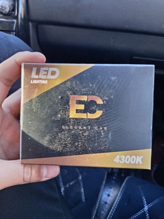 Лед лампочка очень хороший состояние