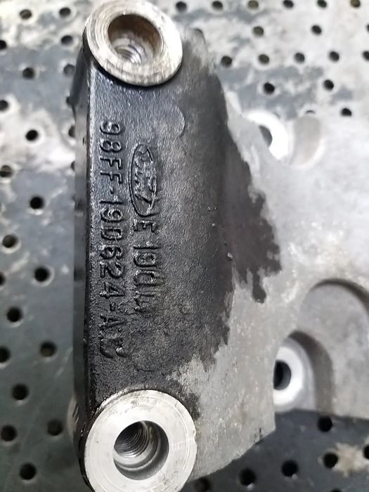 Suport compresor ac 1.8 tdci ford focus 1 98ff190624ac