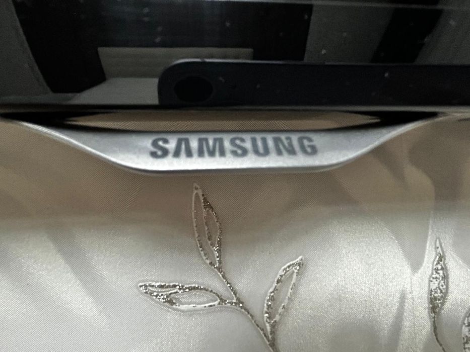 Телевизор Samsung в отличном состояние