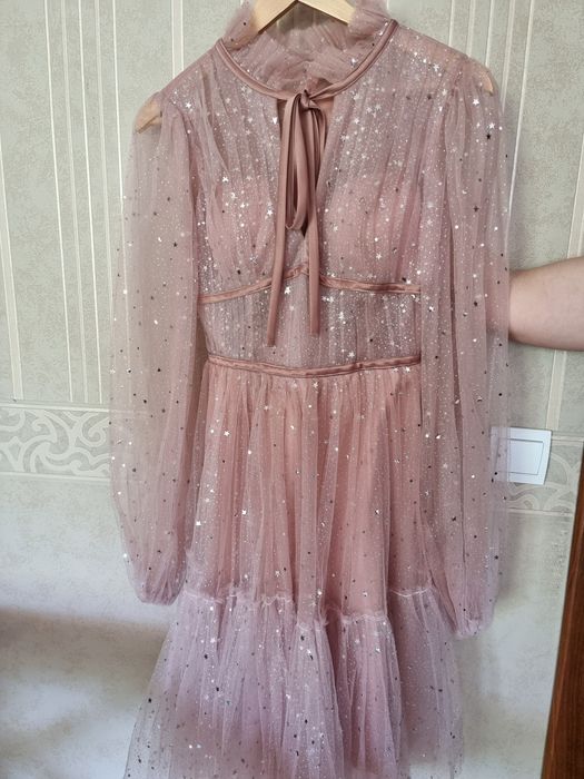 Бална рокля розова до коленете