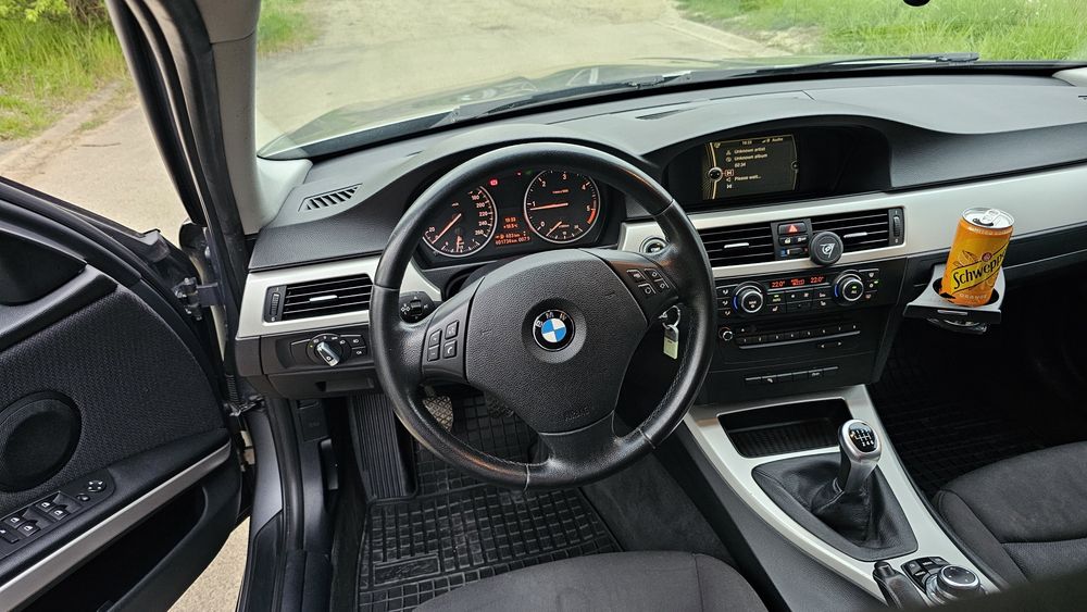 Vând BMW 318d E91 facelift 2012