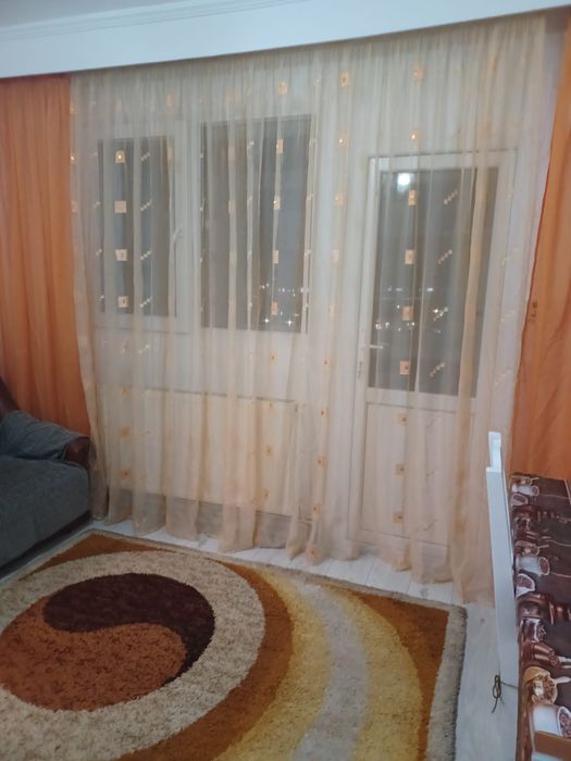 PROPRIETAR , inchiriez ap 2 camere 54 m, calea bascov( RAMADA)1400 ron
