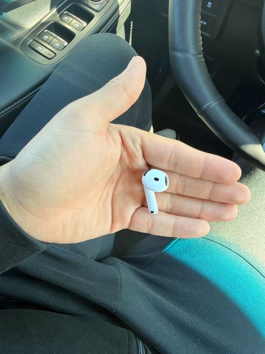 AirPods 4 левый наушник оригинал