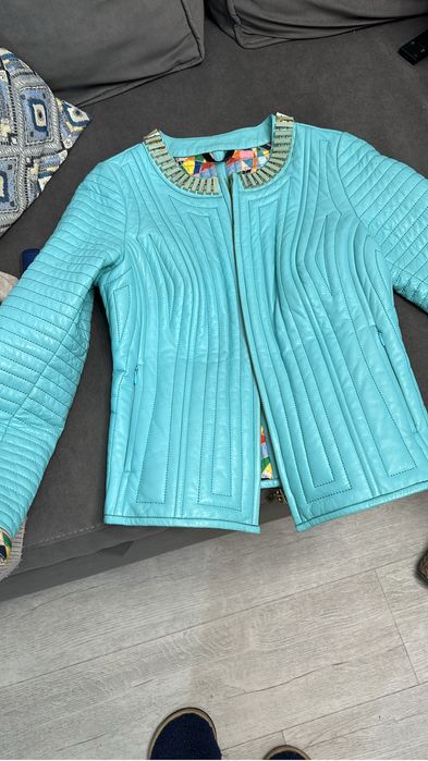 Продам кожаную куртку