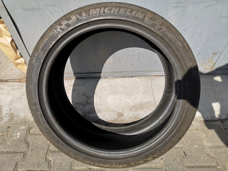 Vând anvelope diferite dimensiuni