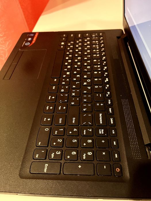 Продам офисный ноутбук