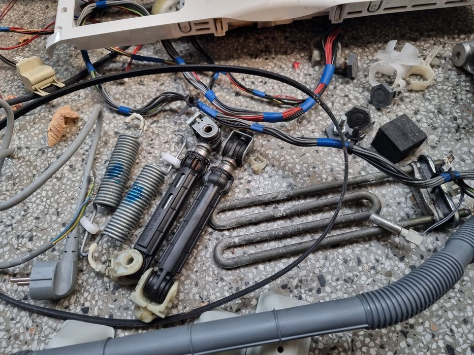 Пералня Whirlpool AWOC6104 на части