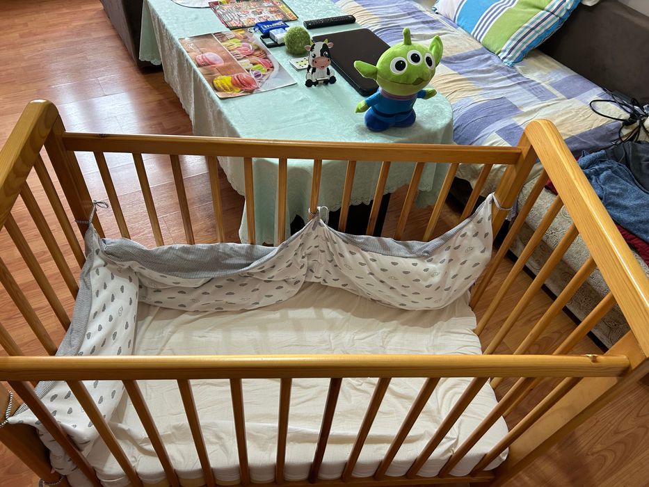 Кошара за бебе дървена + матрак