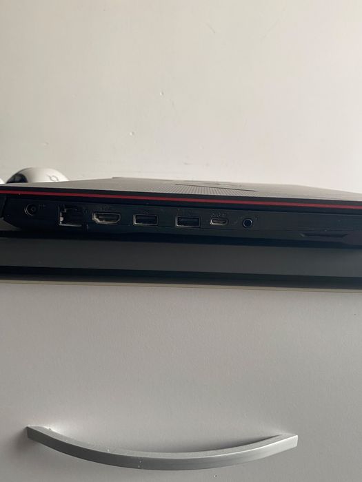 Laptop Asus F15 FX506L