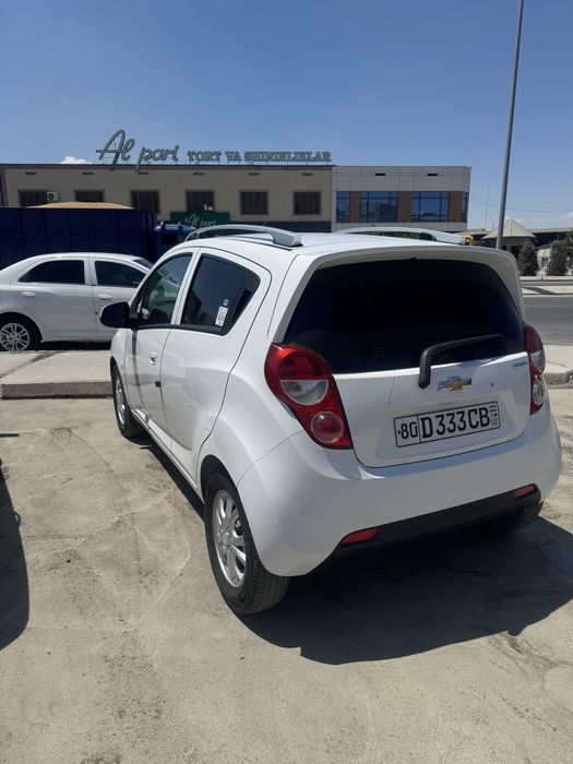 Chevrolet spark sotiladi