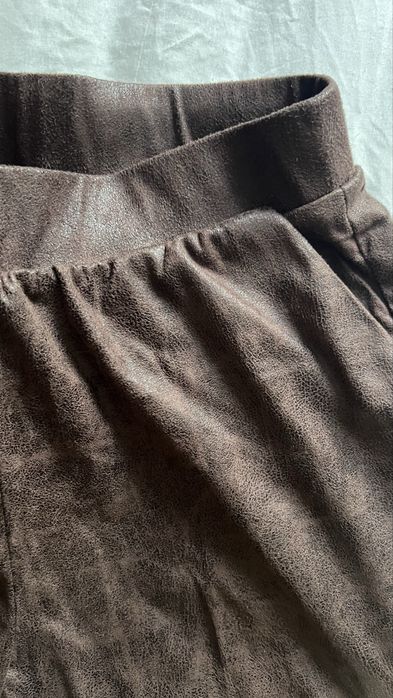 Pantaloni culottes maro largi