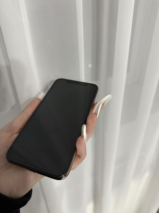 Vând Iphone XS Gold 64 GB