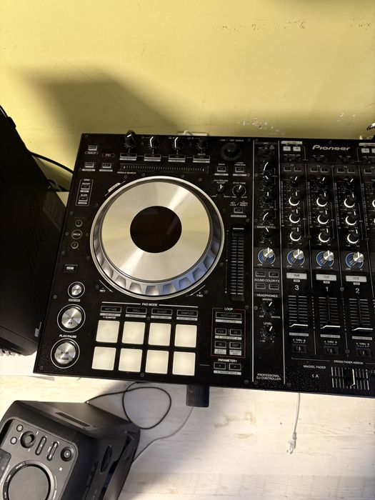 Pioneer DDJ-SZ2 – Професионален 4-канален DJ контролер