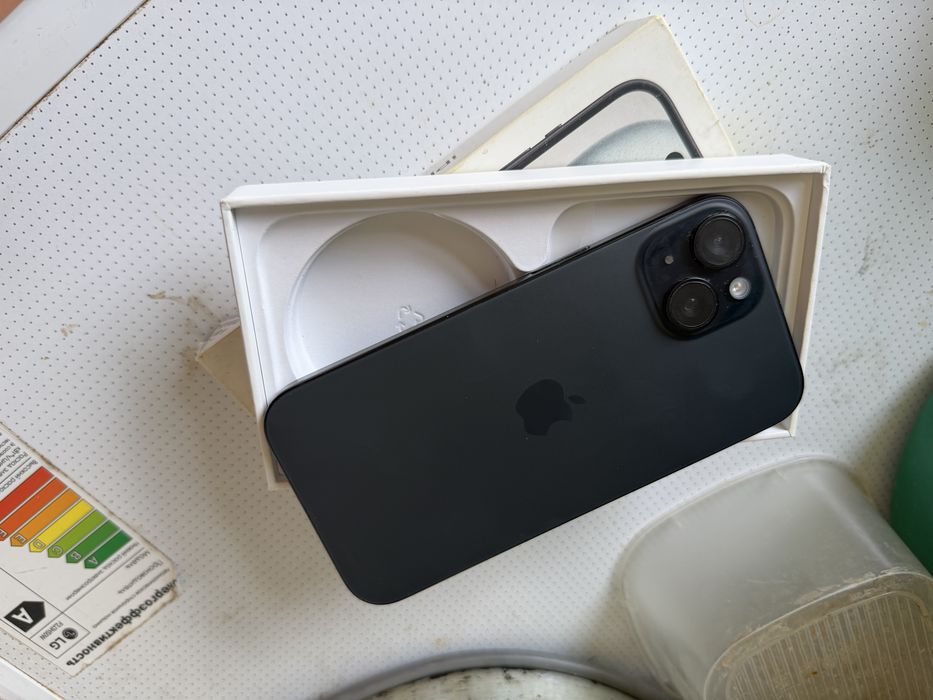 iPhone 15 в отличном состоянии