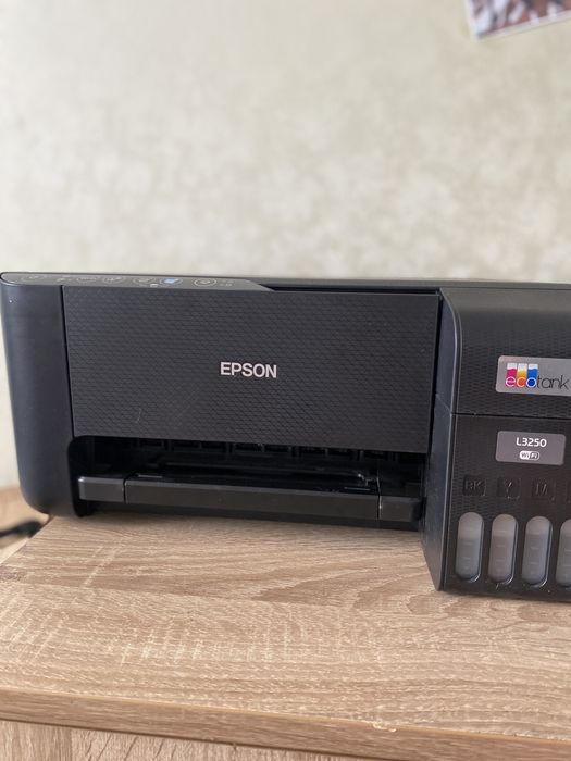 Продам цветной принтер EPSON L3250