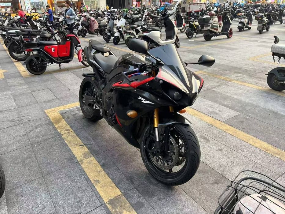 Yamaha r1 2014 yil srochnga mowingyam barter bor
