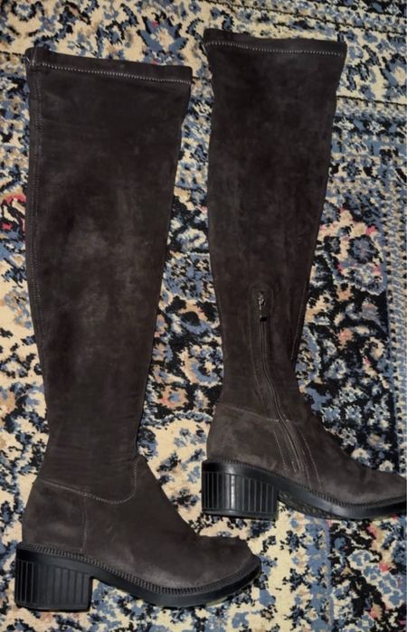 замшевые ботфорты темно-серого цвета