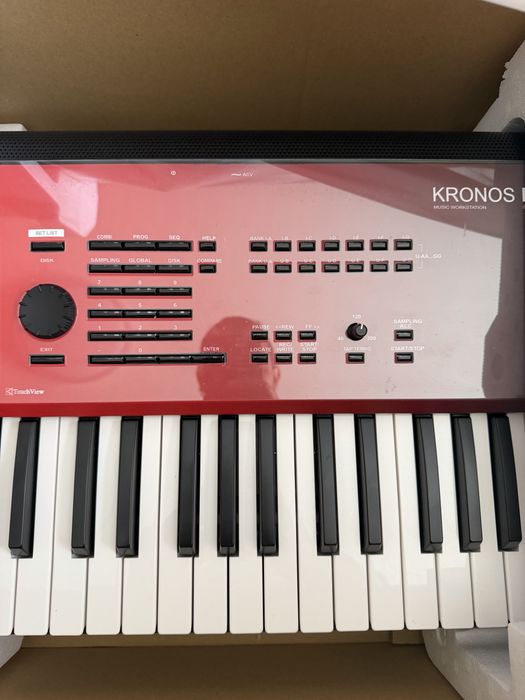 Korg kronos 3 с гаранция 20 месеца остатъчна
