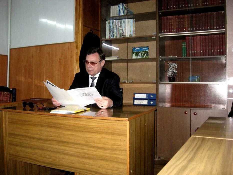 Мужской, чёрный костюм