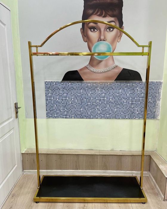 Вешалки для магазина одежды