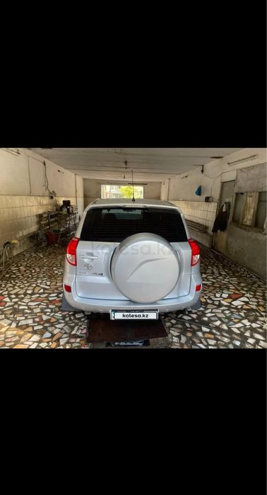 Рав 4  2006 год.