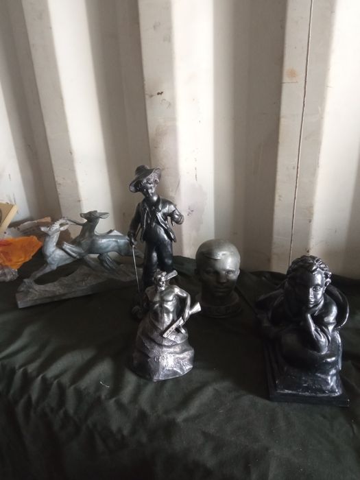 Картины, статуэтки итд