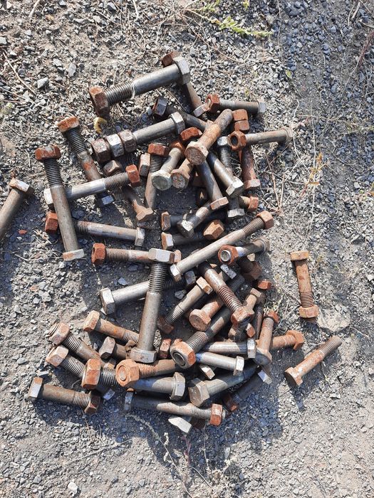 Продам болти и гайки