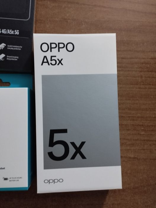 Телефон с гаранция, нов.